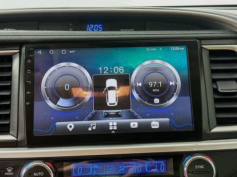 Used 2016 Toyota Highlander Limited FWD image 14