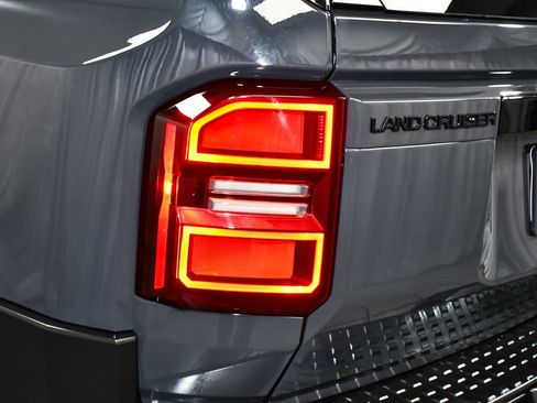 Used 2024 Toyota Land Cruiser w/ Premium Package image 88