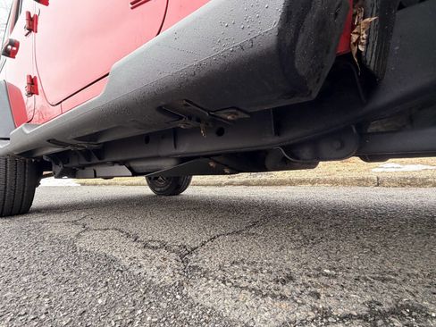 Used 2011 Jeep Wrangler Unlimited Sport w/ Dual Top Group image 21