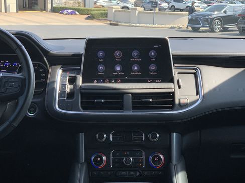 Used 2021 GMC Yukon XL SLT w/ SLT Premium Package image 31