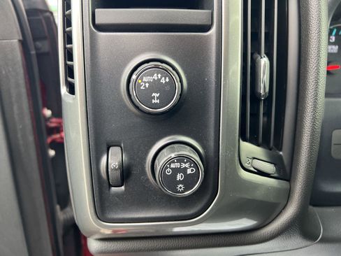 Used 2018 Chevrolet Silverado 1500 LT w/ All Star Edition image 21