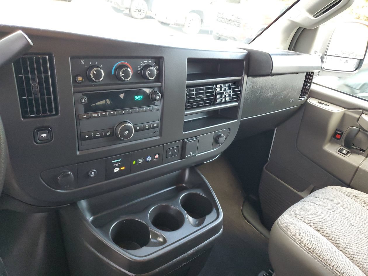 Used 2025 Chevrolet Express 3500 LT w/ LT Preferred Equipment Group RWD image 25