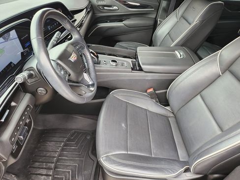 Used 2022 Cadillac Escalade Sport w/ Touring Package image 19