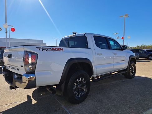 Used 2022 Toyota Tacoma TRD Off-Road image 5