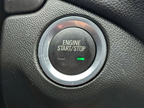 Used 2020 Chevrolet Equinox LT FWD image 27