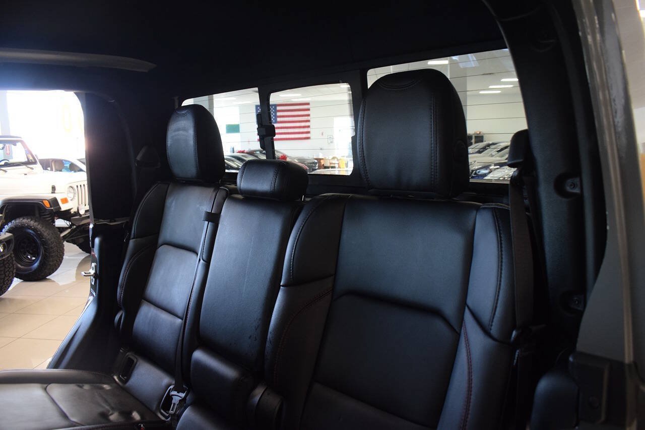 Used 2021 Jeep Gladiator Rubicon AWD/4WD image 41