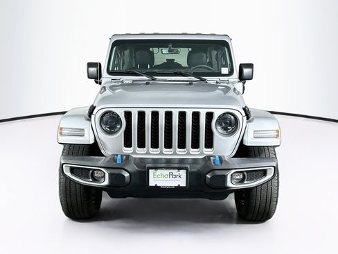 Used 2023 Jeep Wrangler Unlimited Sahara AWD/4WD image 2