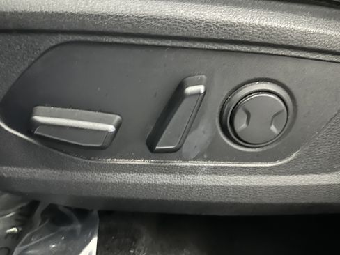 Used 2023 Kia Sportage SX image 32