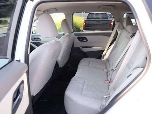 Used 2025 Nissan Rogue SV AWD/4WD image 10