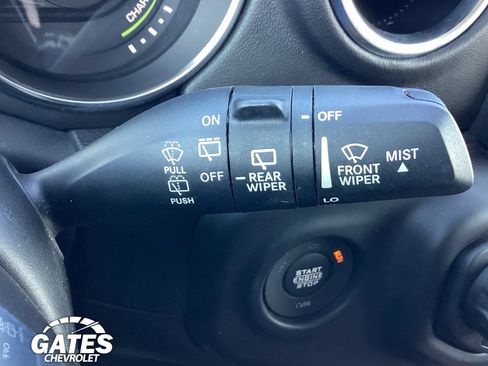 Used 2023 Jeep Wrangler Unlimited Sahara AWD/4WD image 22