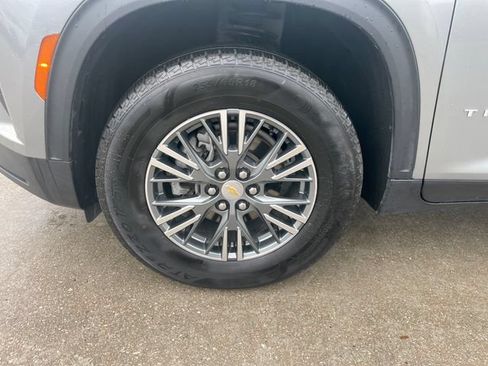 Used 2024 Chevrolet Traverse LT AWD/4WD image 29