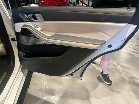 Used 2023 BMW X7 M60i w/ Executive Package image 18