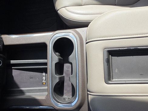 Used 2019 GMC Sierra 1500 SLT image 41