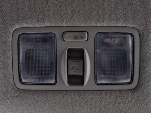 Used 2025 Hyundai Venue SEL FWD image 35