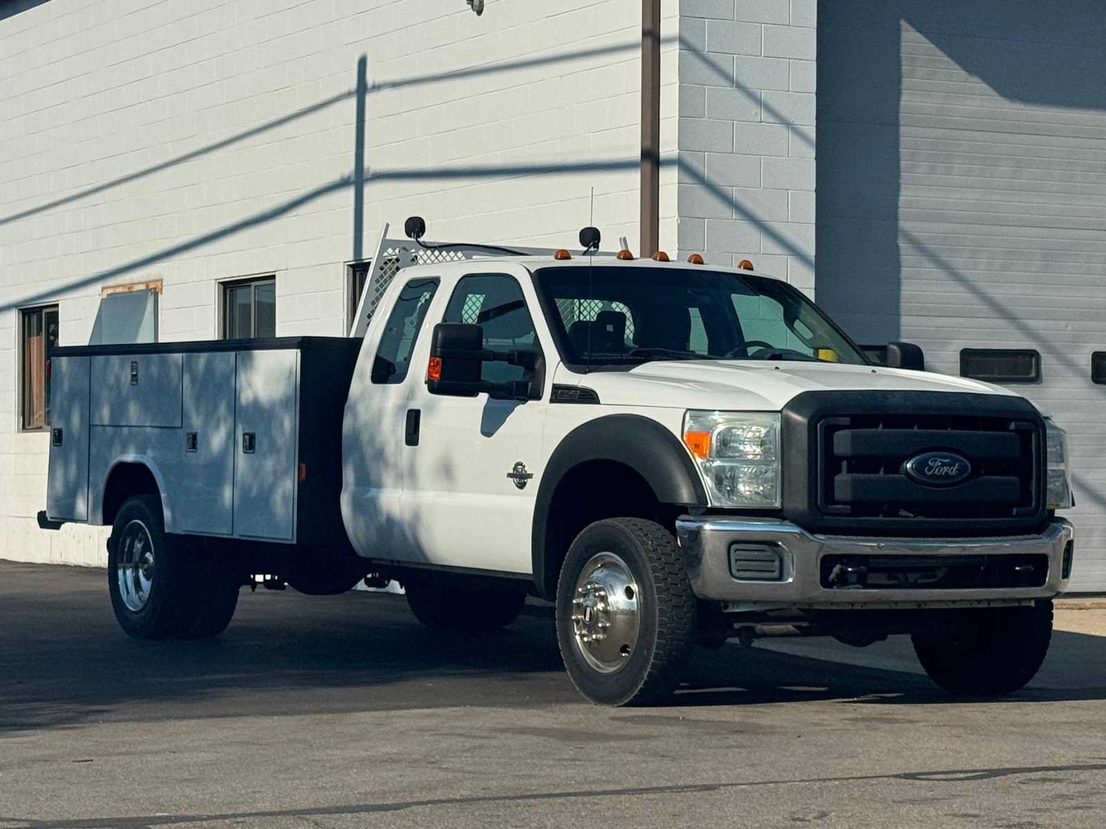 Used 2014 Ford F550 4x4 SuperCab Super Duty w/ Power Equipment Group image 2
