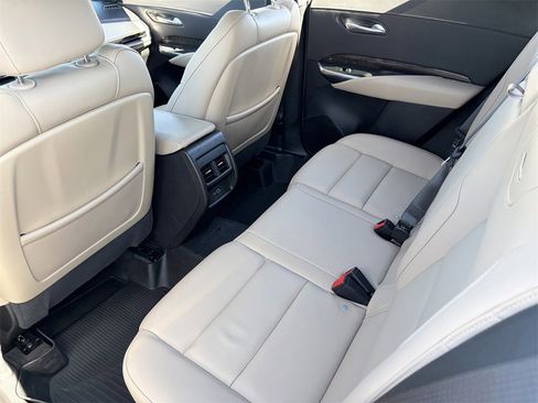 Certified 2025 Cadillac XT4 Premium Luxury image 17