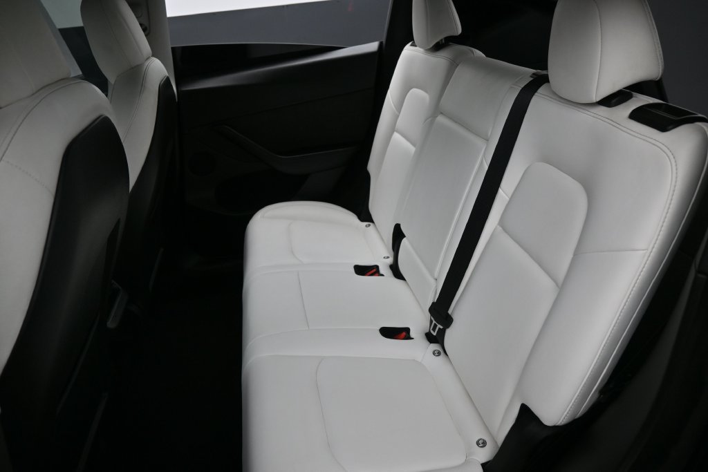 Used 2022 Tesla Model Y Performance AWD/4WD image 21