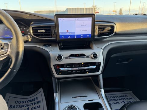 Certified 2023 Ford Explorer XLT w/ Equipment Group 202A AWD/4WD image 10