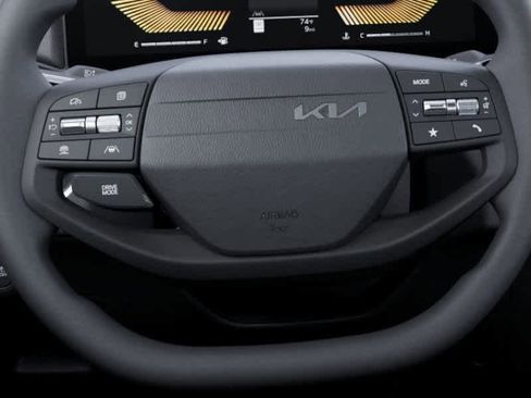 New 2025 Kia K4 LXS image 22
