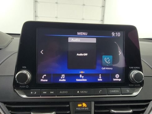 Used 2024 Nissan Altima 2.5 SV FWD image 21