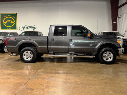 Used 2016 Ford F250 XLT w/ XLT Value Package image 2