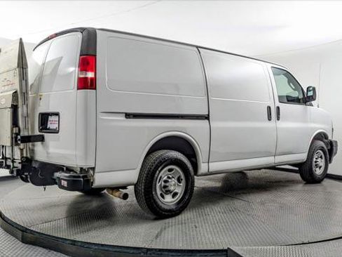 Used 2021 Chevrolet Express 3500 w/ Driver Convenience Package RWD image 8