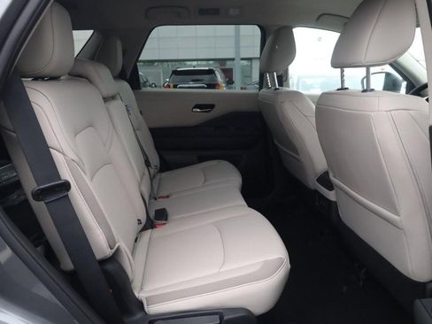 New 2026 Nissan Pathfinder SL image 22