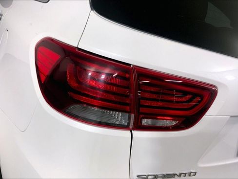 Used 2020 Kia Sorento S w/ Paint Protection Package FWD image 28