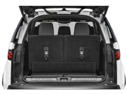 New 2026 Land Rover Discovery S image 13
