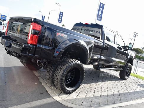 Used 2025 Ford F350 Lariat w/ FX4 Off-Road Package image 32