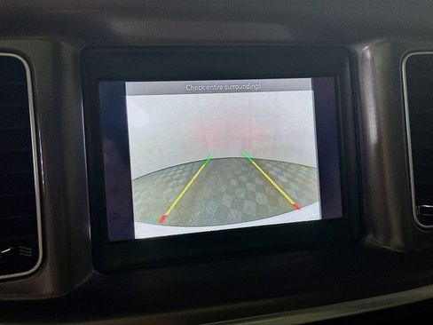 Used 2019 Dodge Charger SXT w/ Leather Interior Group image 19