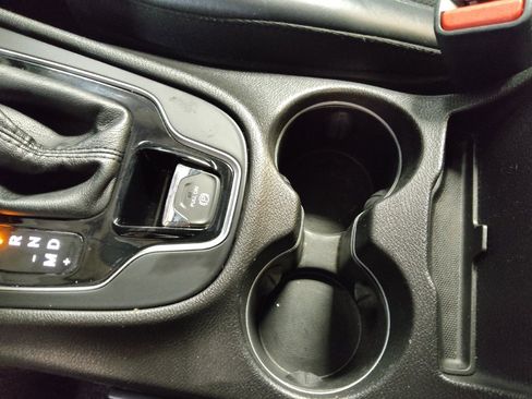 Used 2019 Jeep Cherokee Limited AWD/4WD image 26