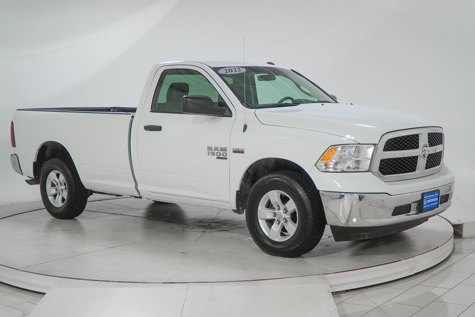 Used 2022 RAM 1500 Classic SLT AWD/4WD image 14