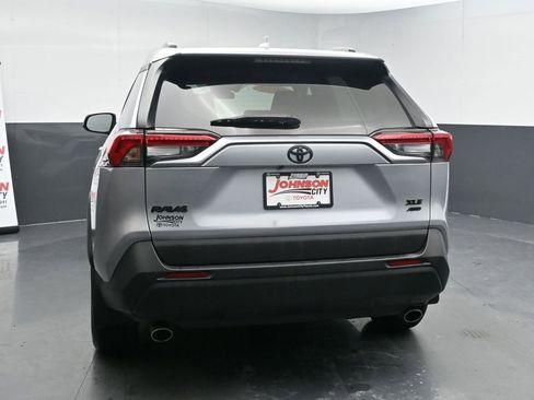 Used 2020 Toyota RAV4 XLE image 6