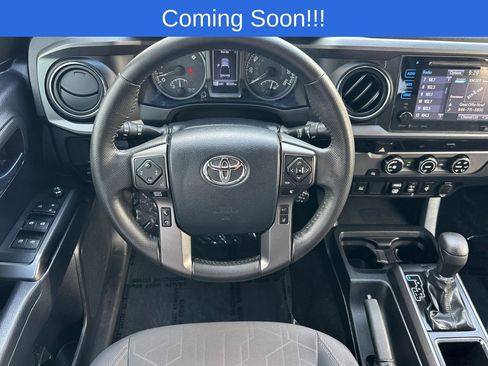 Used 2018 Toyota Tacoma TRD Sport RWD image 15