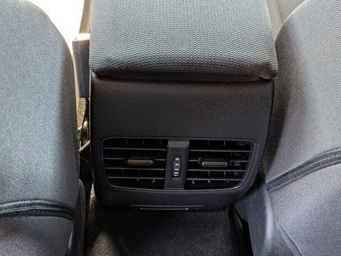 Used 2022 Toyota Corolla Cross LE AWD/4WD image 16