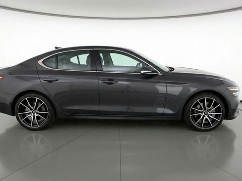 Used 2025 Genesis G70 2.5T image 11