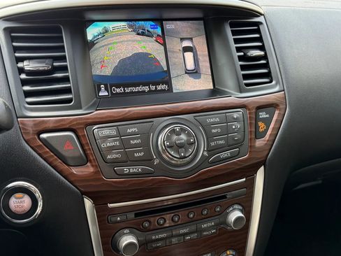 Used 2017 Nissan Pathfinder Platinum w/ Family Entertainment Package image 19