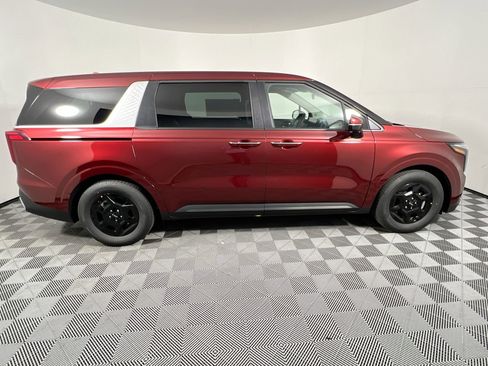 New 2026 Kia Carnival image 2