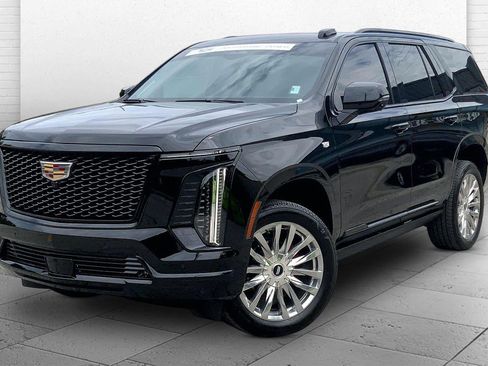 Certified 2025 Cadillac Escalade Sport Platinum AWD/4WD image 13