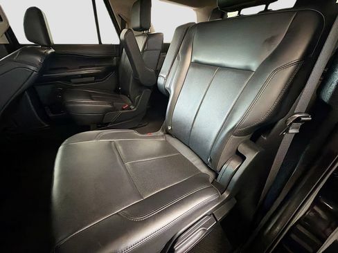 Used 2023 Ford Expedition XLT AWD/4WD image 28