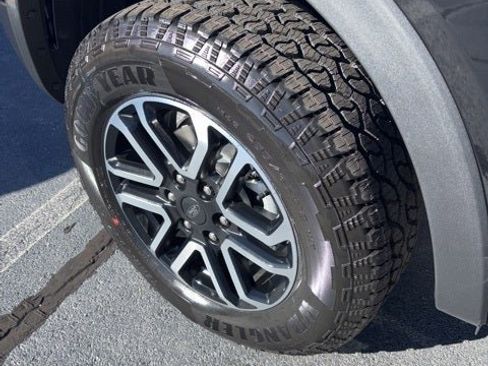 New 2025 Ford Ranger Lariat w/ FX4 Off-Road Package image 28