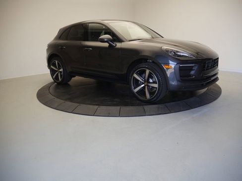 New 2026 Porsche Macan AWD/4WD image 9