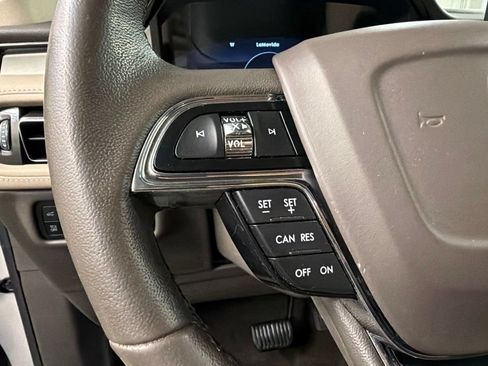 Used 2023 Lincoln Nautilus FWD image 16