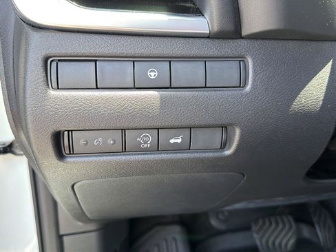Used 2023 Nissan Rogue SL w/ SL Premium Package FWD image 19