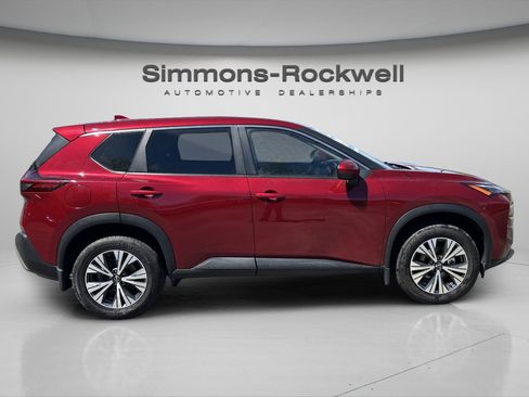 Used 2023 Nissan Rogue SV image 4