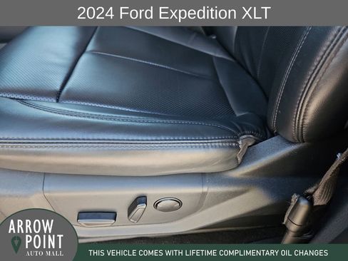 Used 2024 Ford Expedition XLT image 23