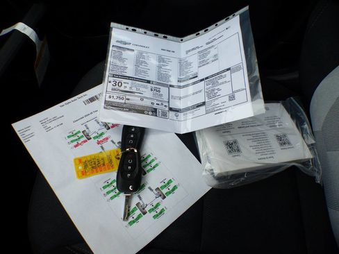 Used 2025 Chevrolet Trax RS w/ Driver Confidence Package image 30