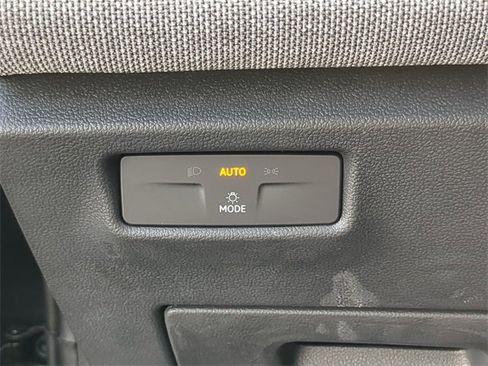 Certified 2025 Volkswagen Tiguan S image 24