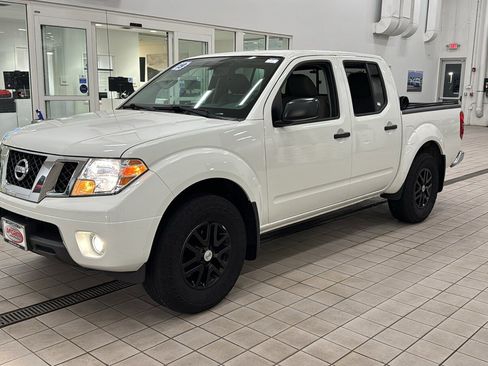 Used 2019 Nissan Frontier SV w/ Value Truck Package image 9